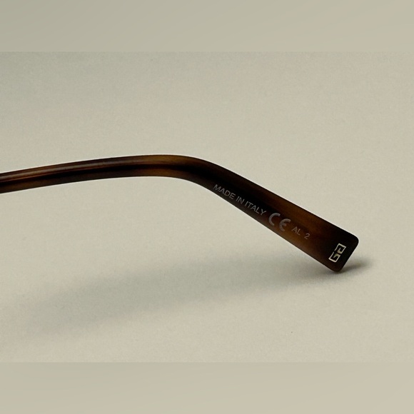 GIVENCHY Sunglasses - Picture 6 of 6